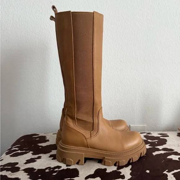 SOLD ON DEPOP Steve Madden Lug Sole Platform Boots - Picture 9 of 10